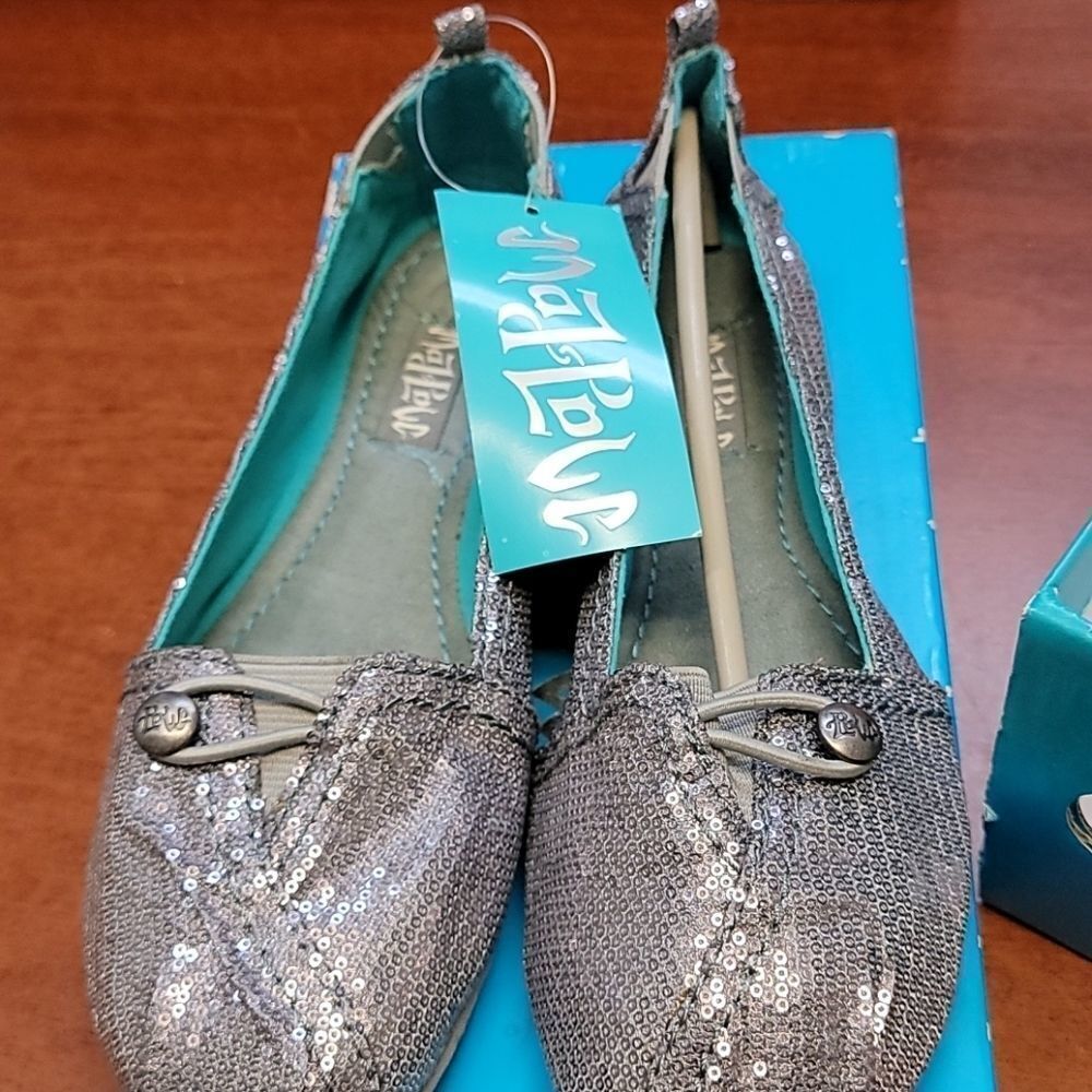 BNIB Mad Love Pewter Size 6.5 Sequined Flats